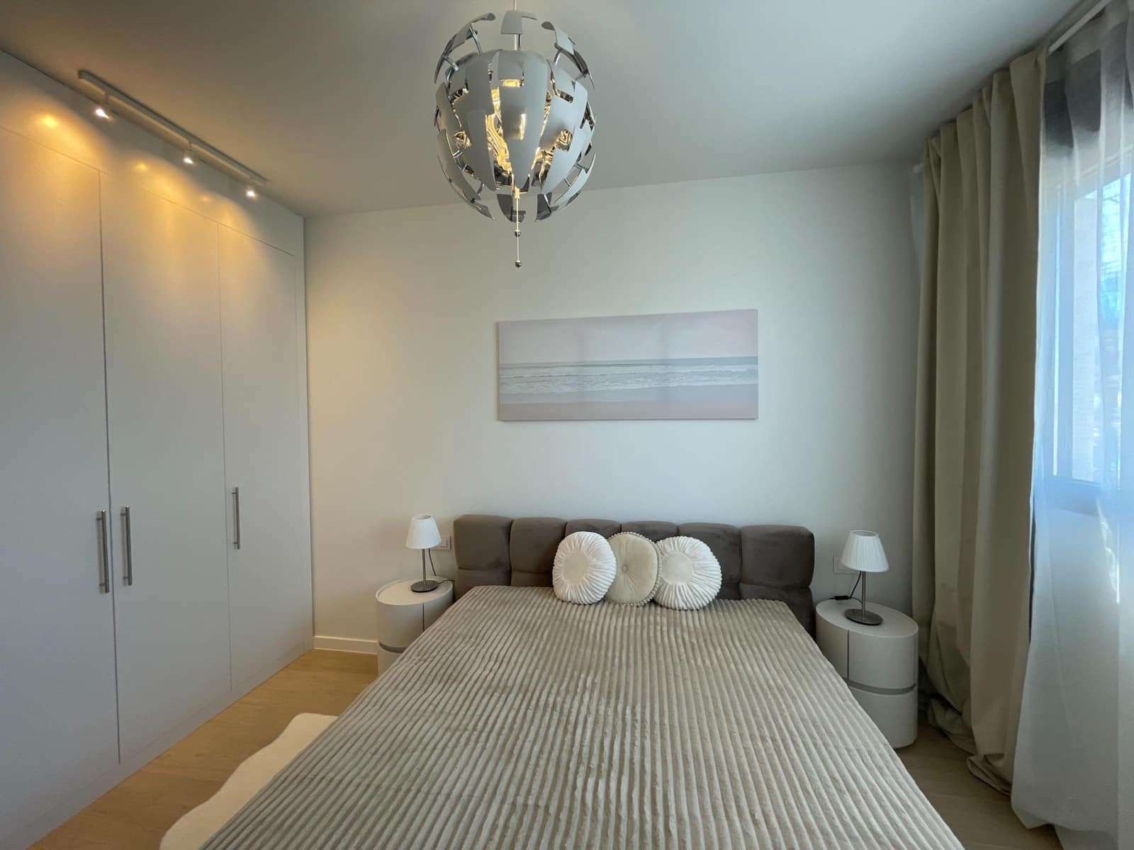 Appartement de 1 chambre à louer à Madrid ville avec piscine garage - 1 500 € (Ref: 10014184)