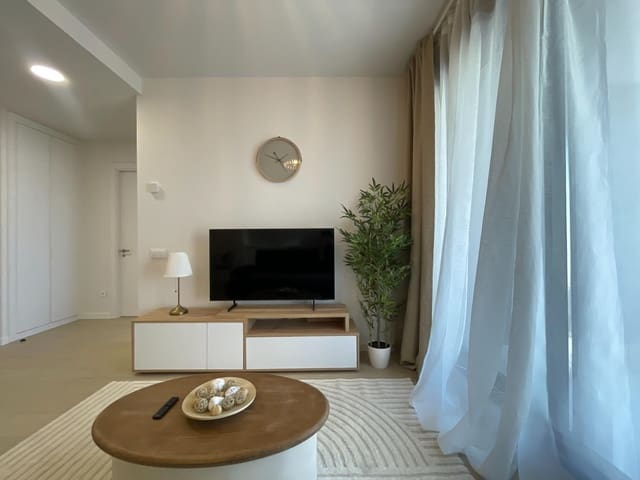 Appartement de 1 chambre à louer à Madrid ville avec piscine garage - 1 500 € (Ref: 10014184)
