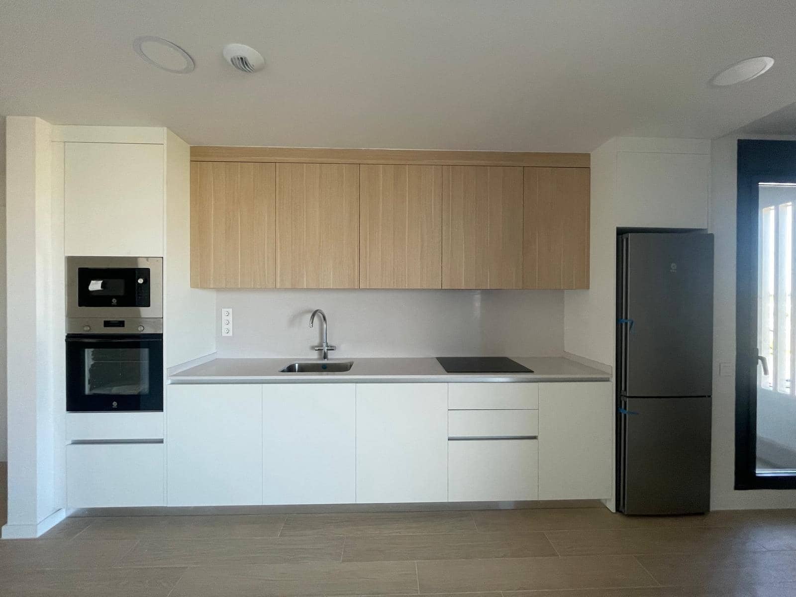 Appartement de 1 chambre à louer à Madrid ville avec piscine garage - 1 500 € (Ref: 10014184)