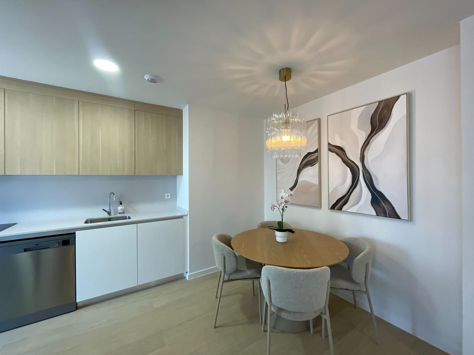 Appartement de 1 chambre à louer à Madrid ville avec piscine garage - 1 500 € (Ref: 10014184)