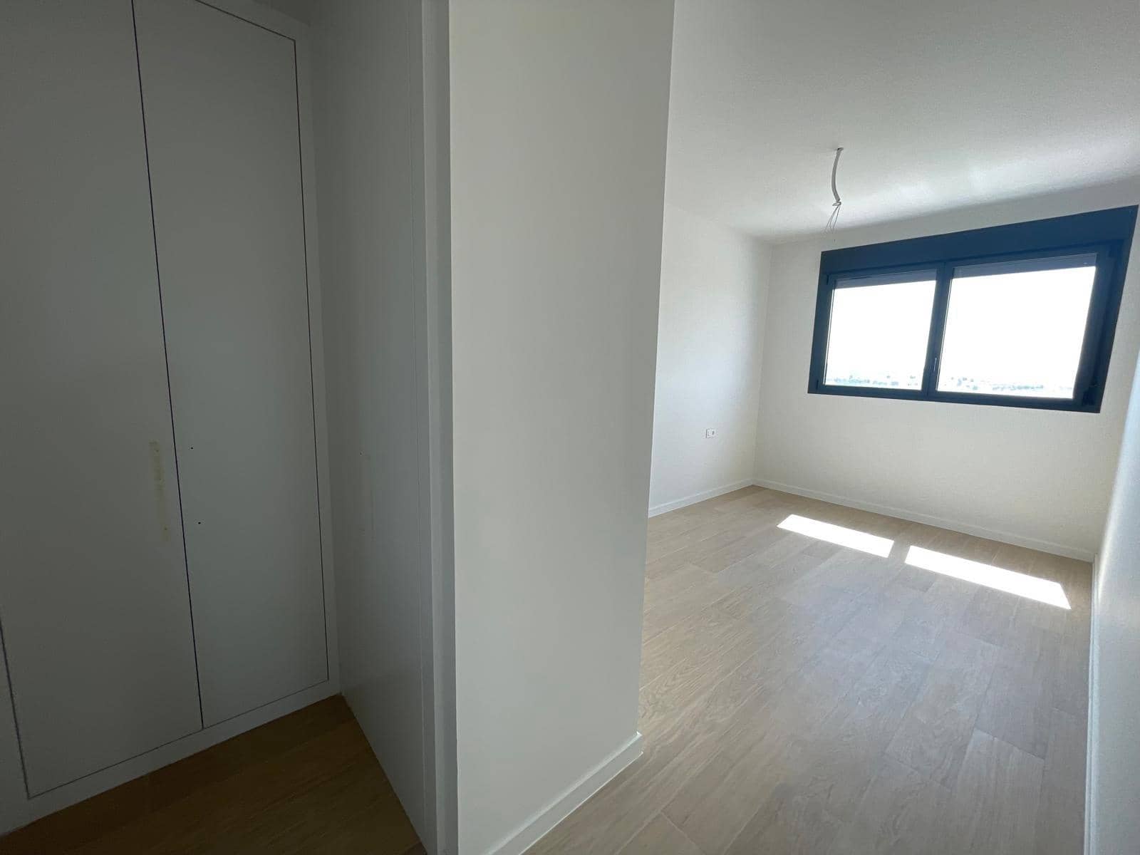 3 soverom Leilighet til leie i Madrid by med svømmebasseng garasje - € 1 800 (Ref: 10014187)