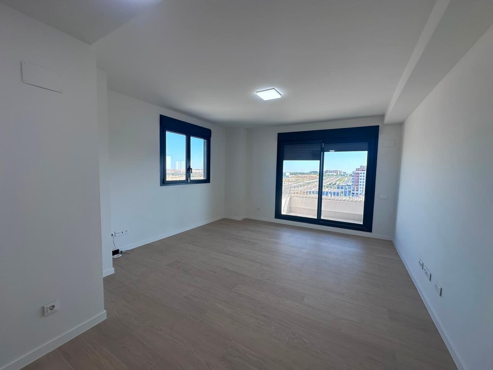 3 soverom Leilighet til leie i Madrid by med svømmebasseng garasje - € 1 800 (Ref: 10014187)