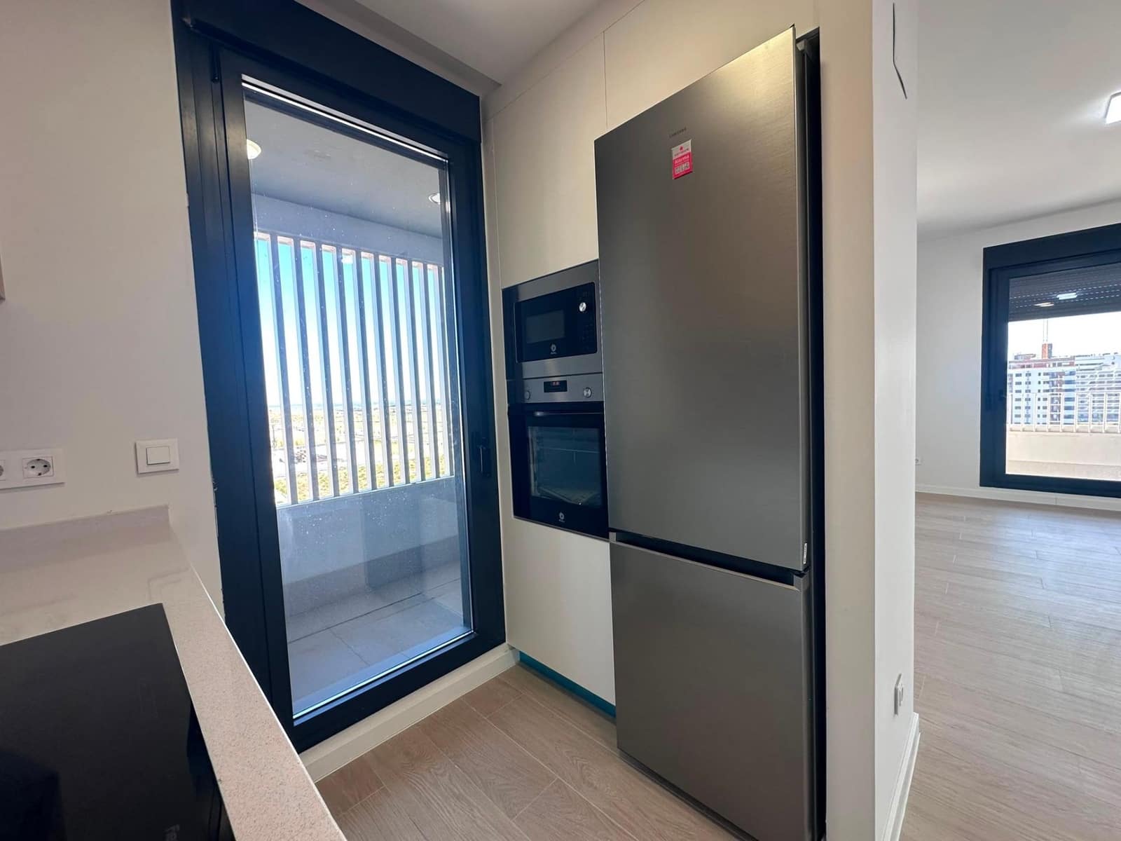 3 soverom Leilighet til leie i Madrid by med svømmebasseng garasje - € 1 800 (Ref: 10014187)