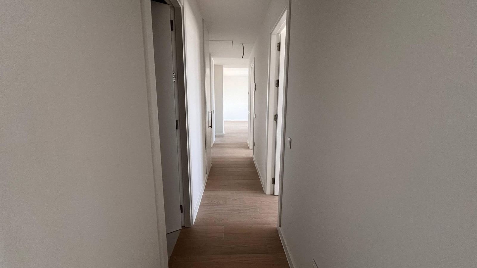 Appartement de 3 chambres à louer à Madrid ville avec piscine garage - 1 800 € (Ref: 10014189)