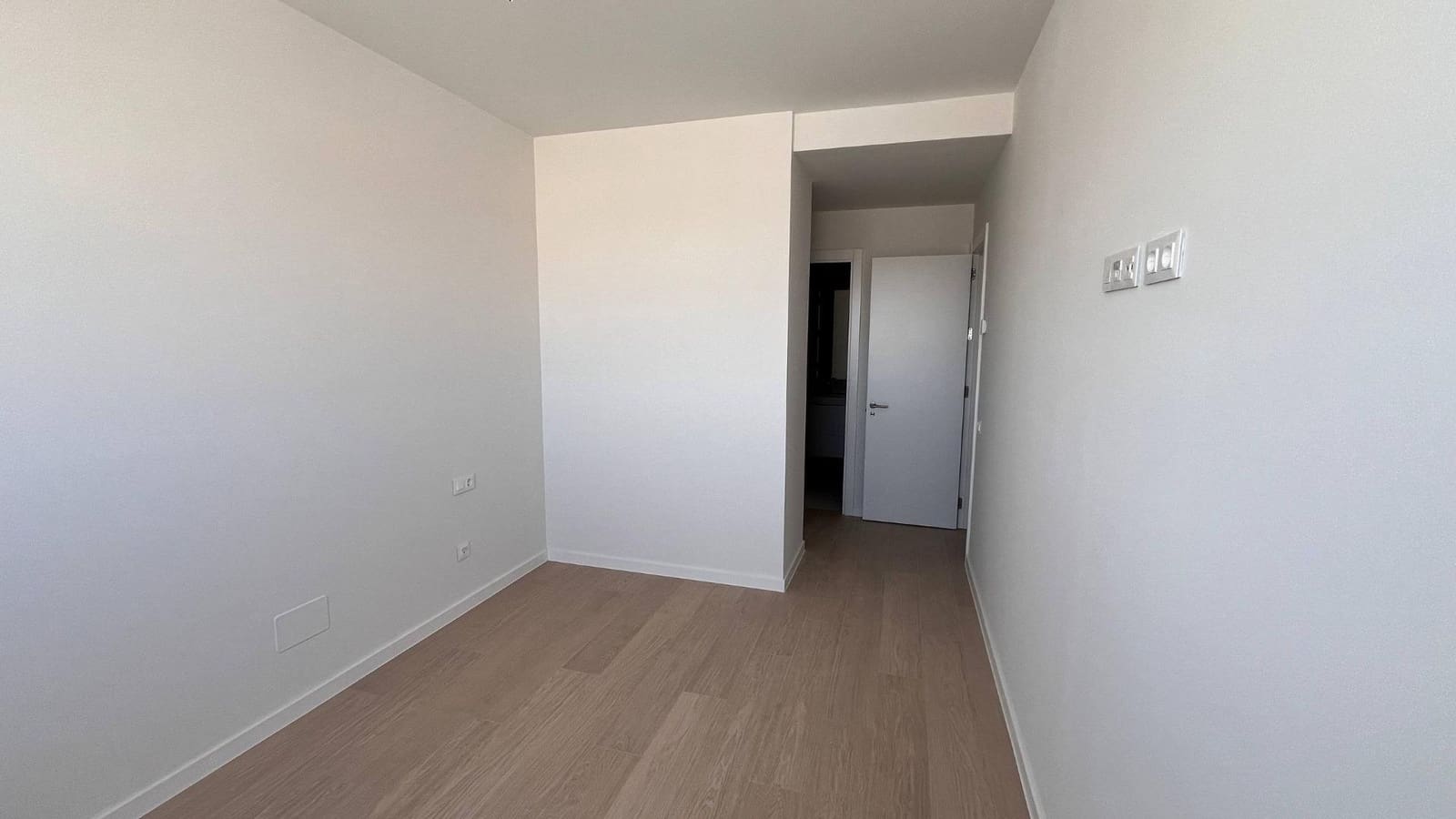 Appartement de 3 chambres à louer à Madrid ville avec piscine garage - 1 800 € (Ref: 10014189)