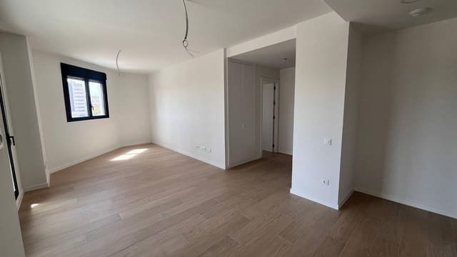 3 sovrum Lägenhet att hyra i Casco Histórico de Vicálvaro, Madrid stad med pool garage - 1 800 € (Ref: 10014190)