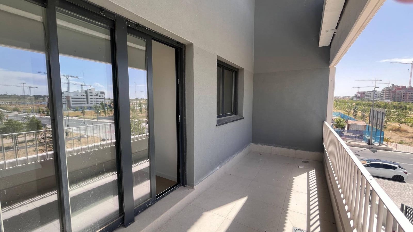 3 quarto Apartamento para arrendar em Madrid cidade com piscina garagem - 1 800 € (Ref: 10014190)