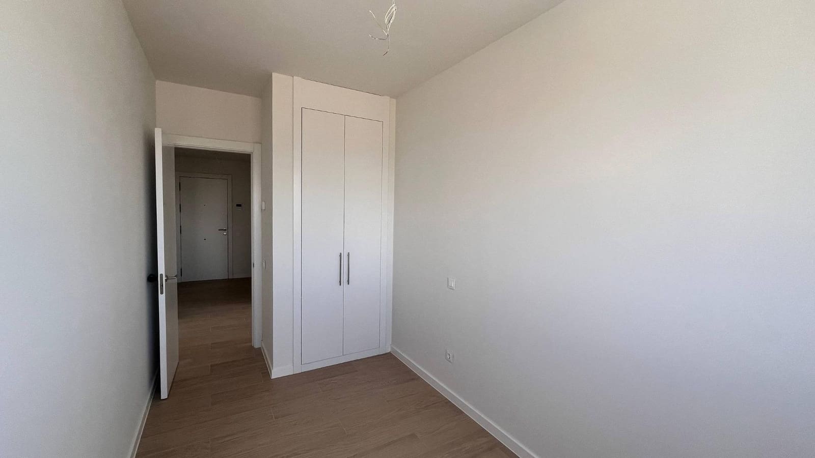 3 quarto Apartamento para arrendar em Madrid cidade com piscina garagem - 1 800 € (Ref: 10014190)