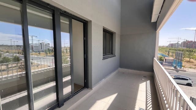 3 sovrum Lägenhet att hyra i Casco Histórico de Vicálvaro, Madrid stad med pool garage - 1 800 € (Ref: 10014190)