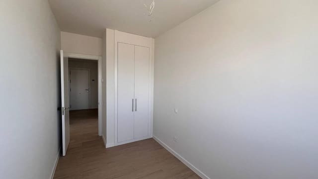 3 sovrum Lägenhet att hyra i Casco Histórico de Vicálvaro, Madrid stad med pool garage - 1 800 € (Ref: 10014190)