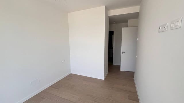 3 sovrum Lägenhet att hyra i Casco Histórico de Vicálvaro, Madrid stad med pool garage - 1 800 € (Ref: 10014190)