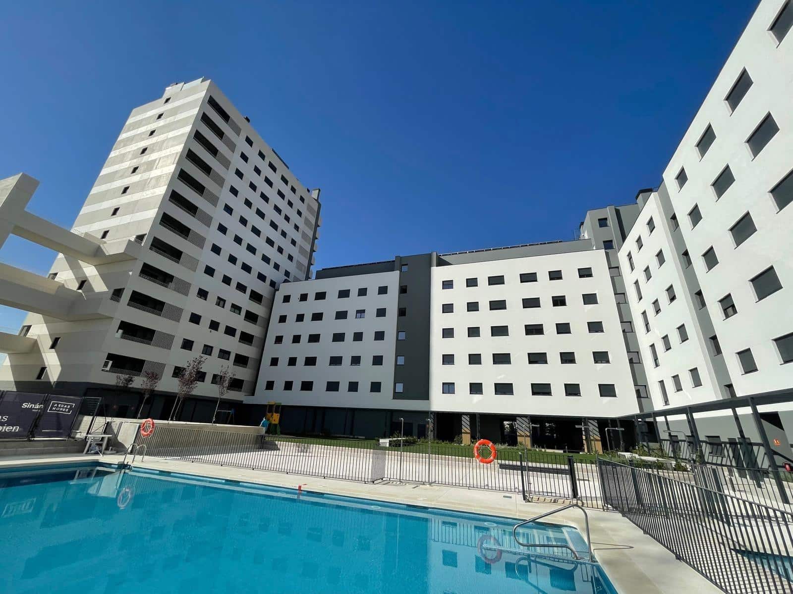 3 quarto Apartamento para arrendar em Madrid cidade com piscina garagem - 1 800 € (Ref: 10014190)