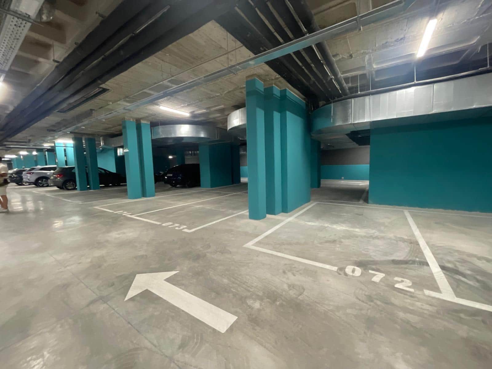 3 quarto Apartamento para arrendar em Madrid cidade com piscina garagem - 1 800 € (Ref: 10014190)