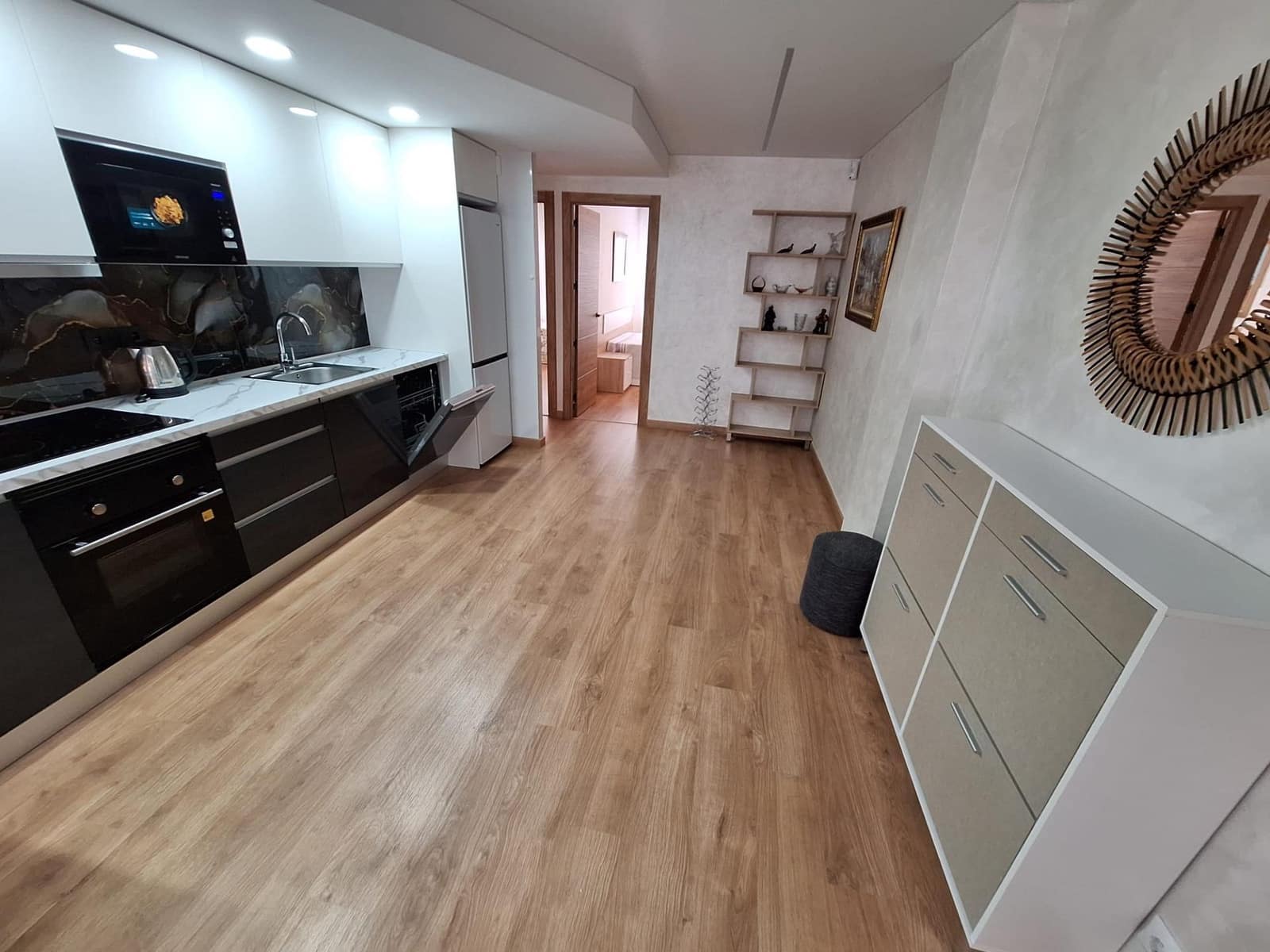 3 bedroom Apartment for rent in Torrevieja - € 1,450 (Ref: 10014192)