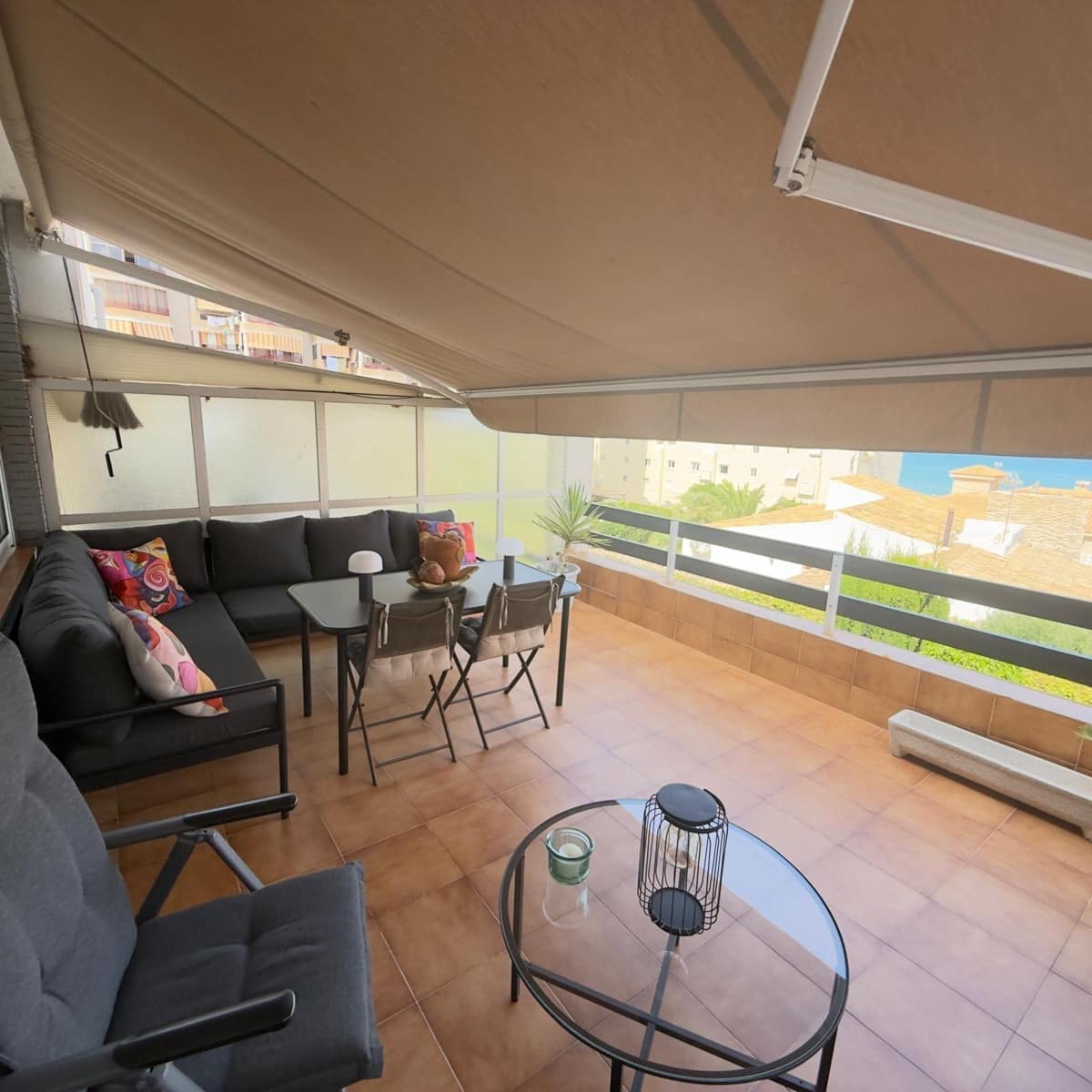2 makuuhuone Huoneisto vuokrattavana paikassa Playa de San Juan mukana 
autotalli - 1 350 € (Ref: 10014193)