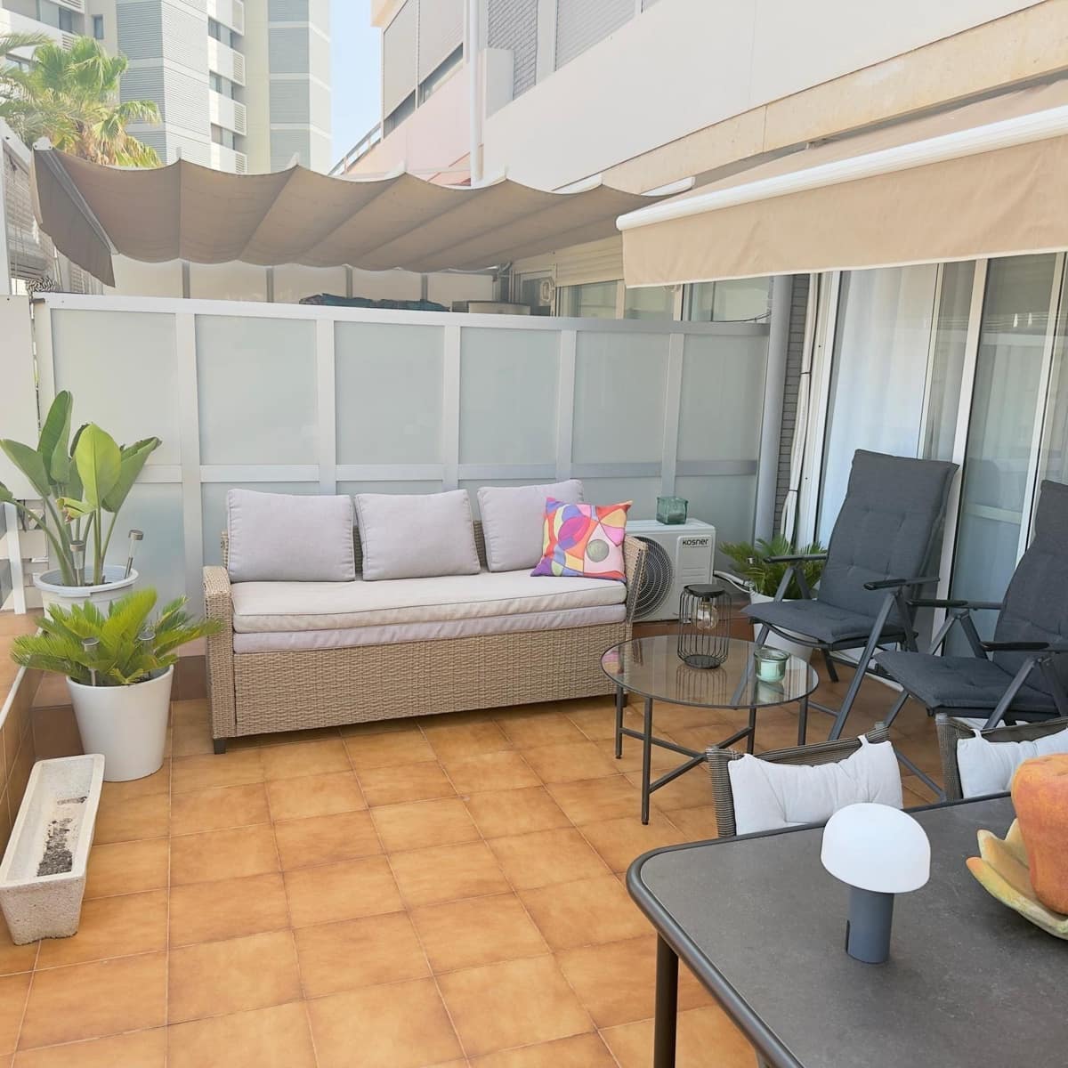 2 makuuhuone Huoneisto vuokrattavana paikassa Playa de San Juan mukana 
autotalli - 1 350 € (Ref: 10014193)