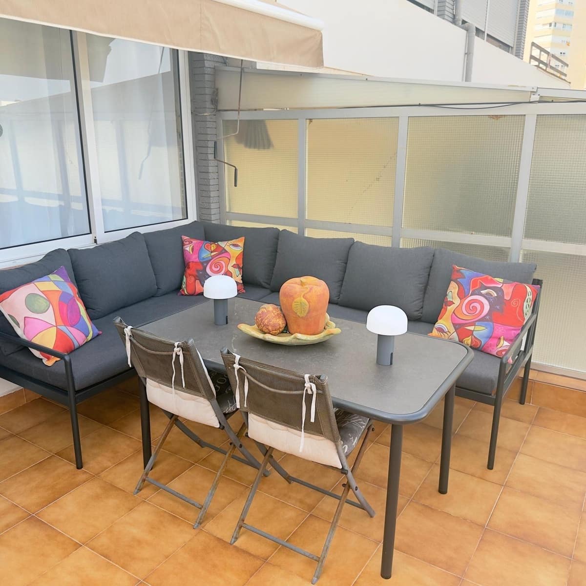 2 makuuhuone Huoneisto vuokrattavana paikassa Playa de San Juan mukana 
autotalli - 1 350 € (Ref: 10014193)