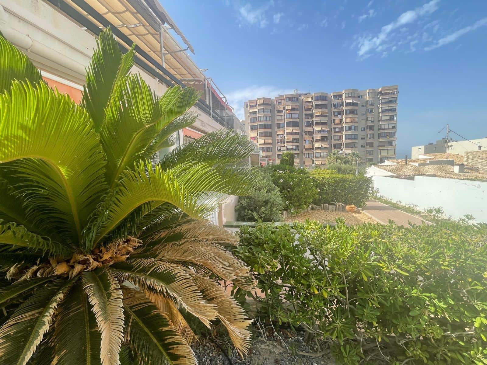 2 makuuhuone Huoneisto vuokrattavana paikassa Playa de San Juan mukana 
autotalli - 1 350 € (Ref: 10014193)