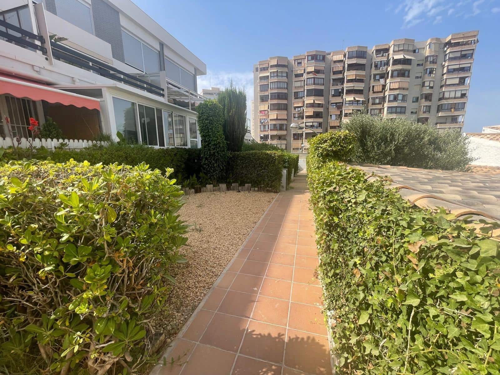 2 makuuhuone Huoneisto vuokrattavana paikassa Playa de San Juan mukana 
autotalli - 1 350 € (Ref: 10014193)
