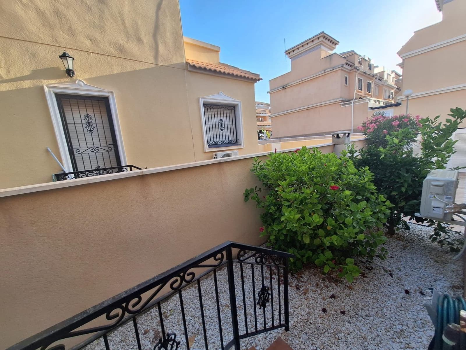 3 sovrum Radhus att hyra i Orihuela Costa med pool garage - 1 300 € (Ref: 10014194)