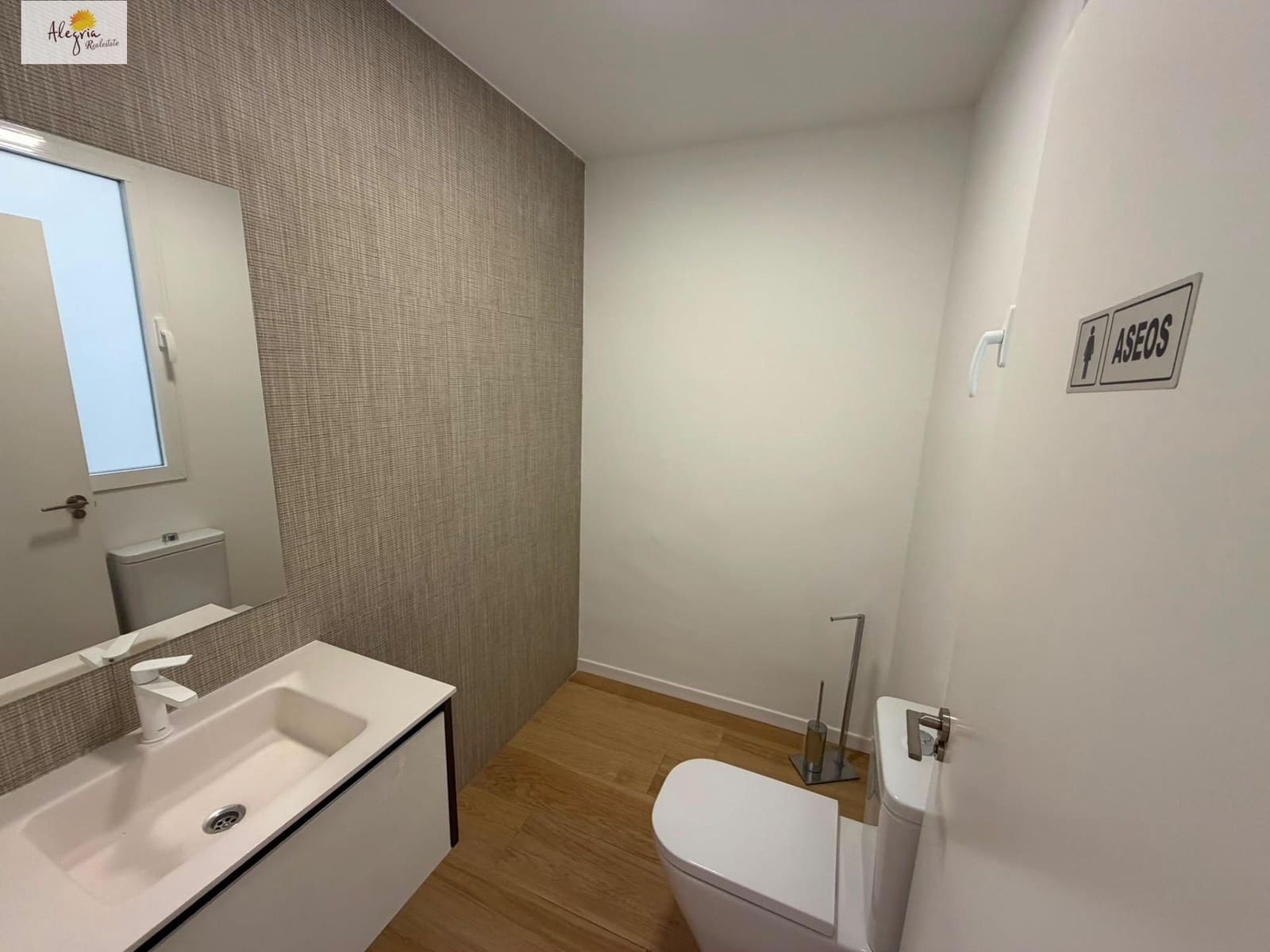 Bureau à louer à Valence ville - 1 200 € (Ref: 10014196)