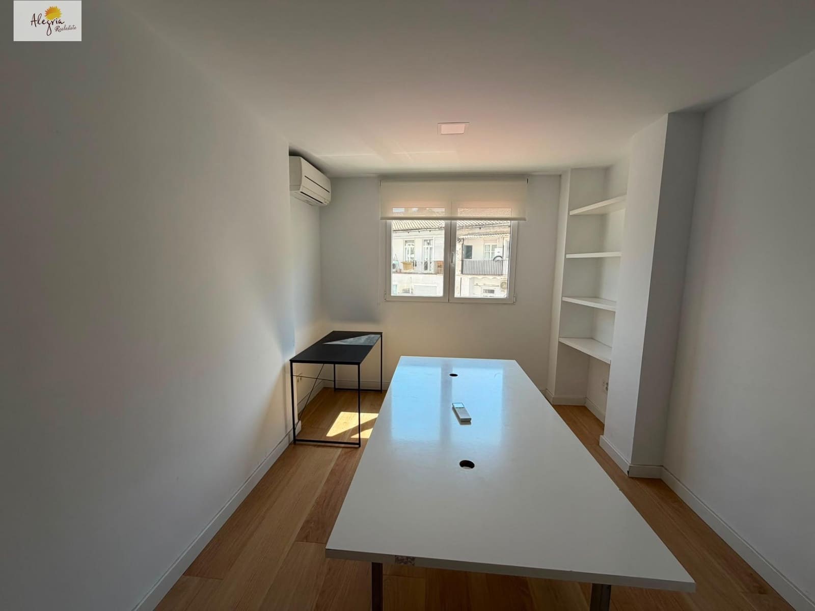 Bureau à louer à Valence ville - 1 200 € (Ref: 10014196)
