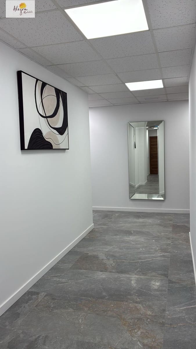 Kontor att hyra i Valencia stad - 600 € (Ref: 10014197)