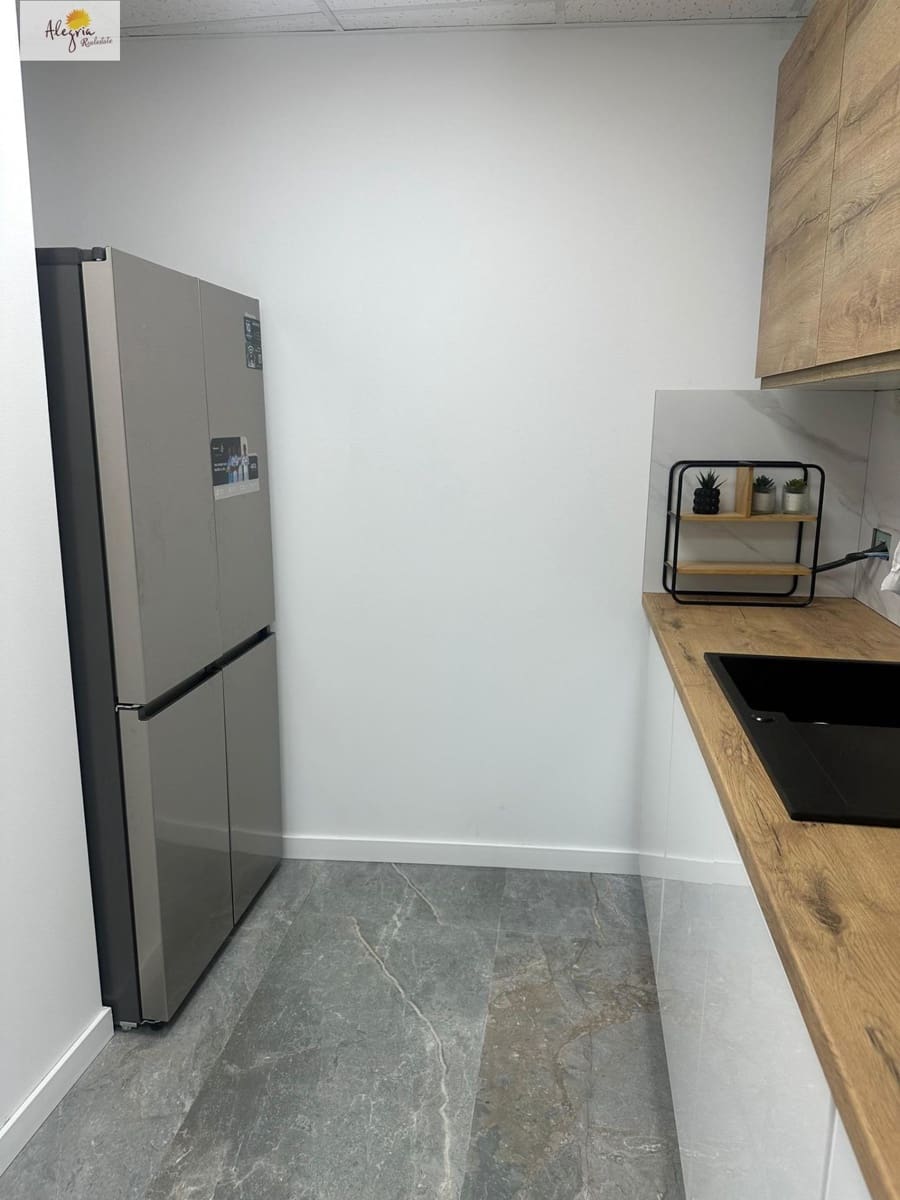 Kontor att hyra i Valencia stad - 600 € (Ref: 10014197)