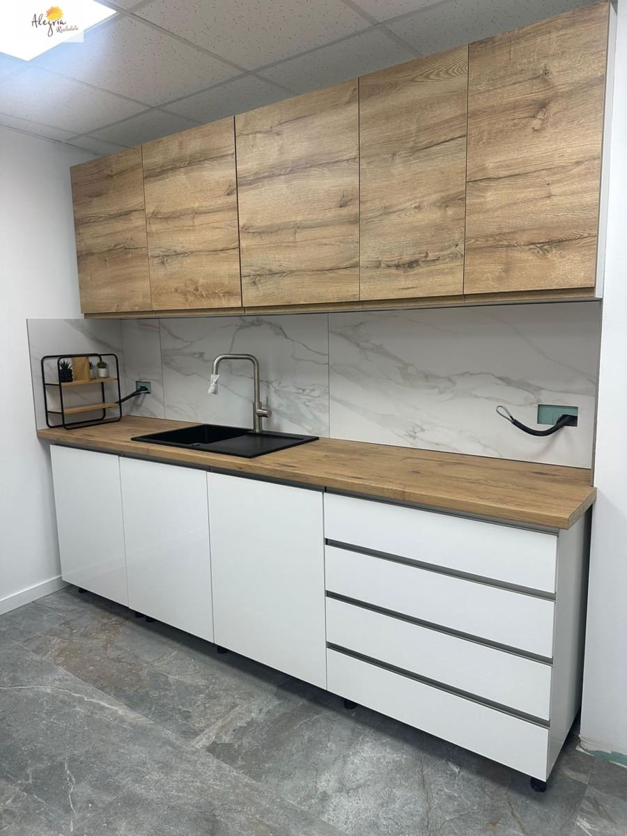 Kontor att hyra i Valencia stad - 600 € (Ref: 10014197)