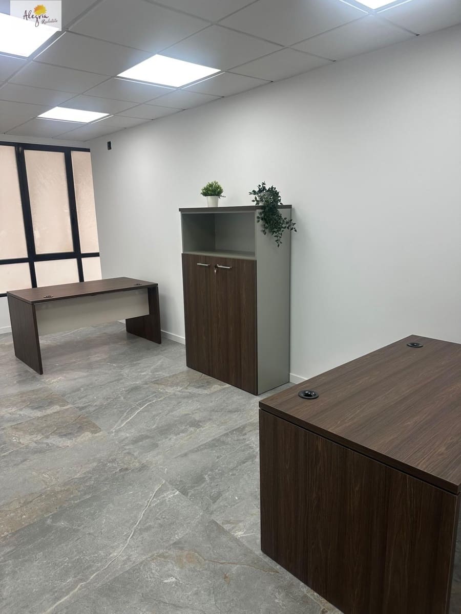 Kontor att hyra i Valencia stad - 600 € (Ref: 10014197)