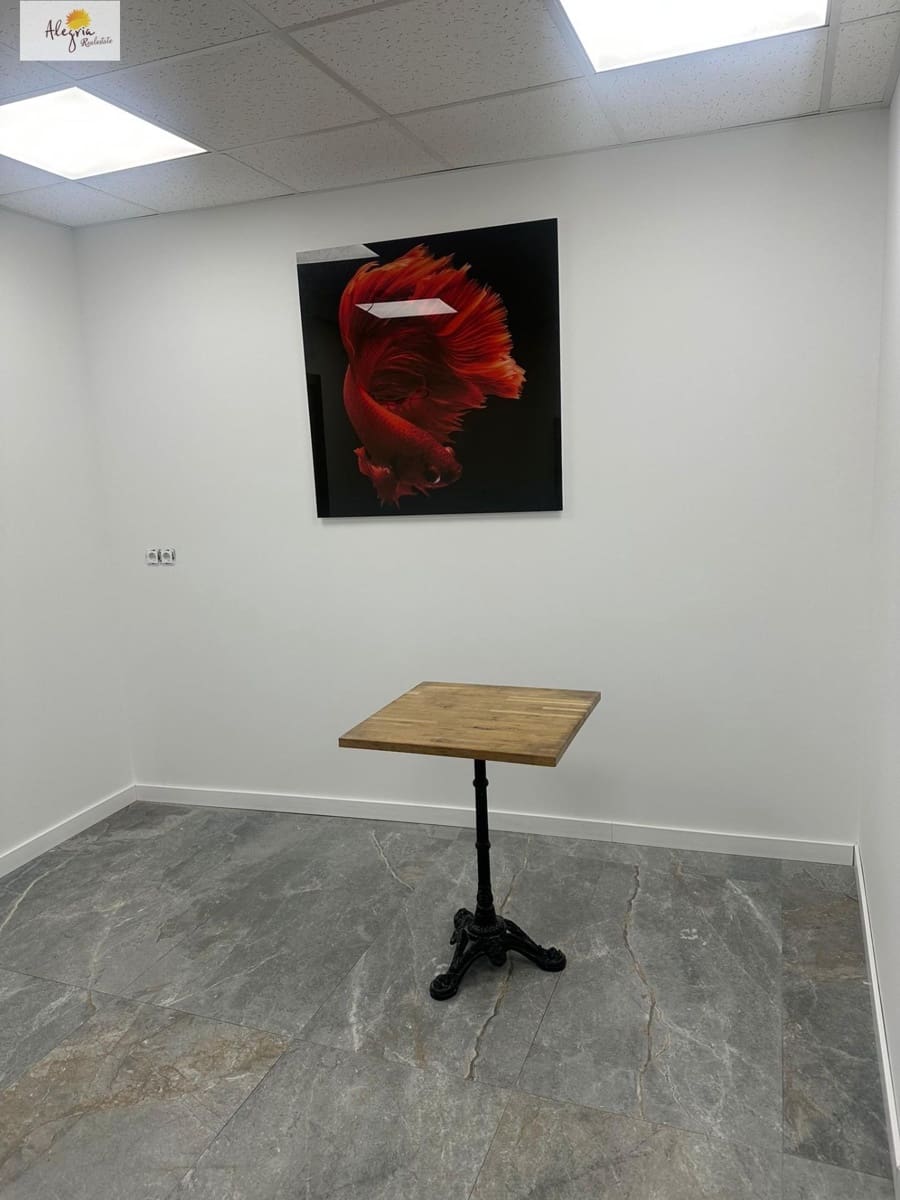 Kontor att hyra i Valencia stad - 600 € (Ref: 10014197)