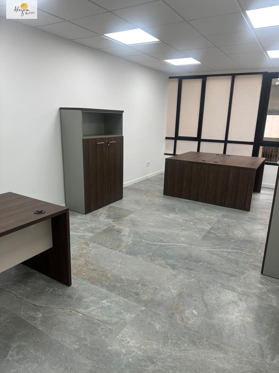 Kontor att hyra i Valencia stad - 600 € (Ref: 10014197)