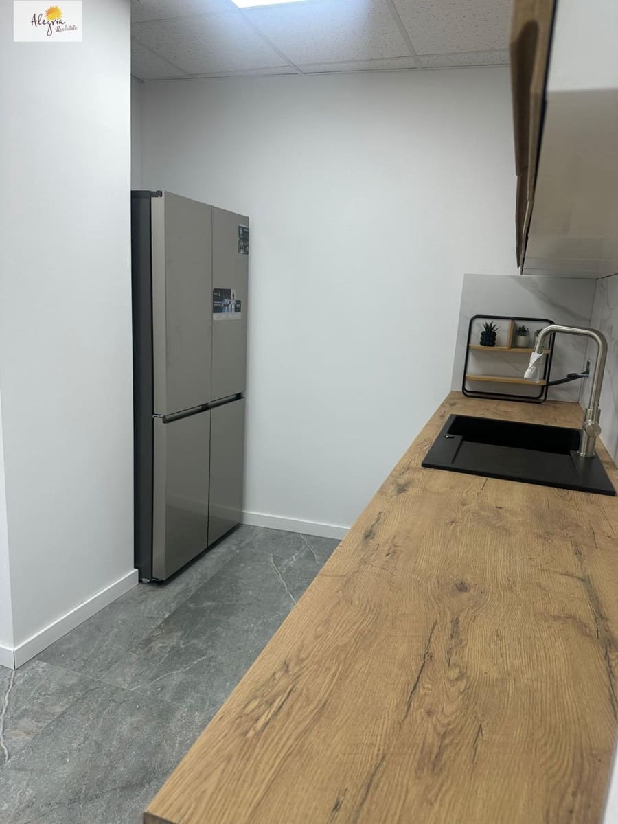 Kontor att hyra i Valencia stad - 600 € (Ref: 10014197)