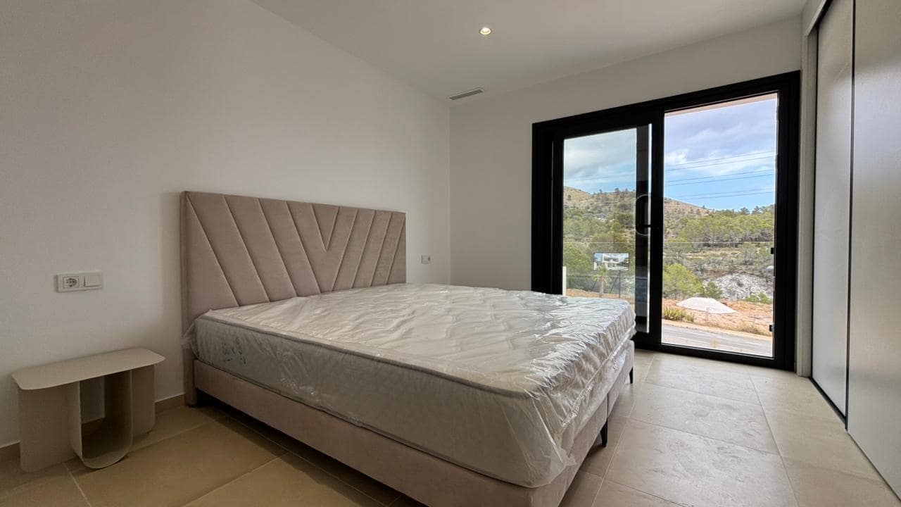 3 bedroom Townhouse for rent in Finestrat with pool garage - € 2,700 (Ref: 10014198)