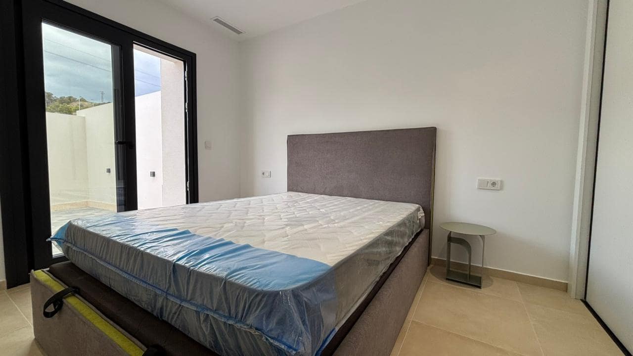 3 bedroom Townhouse for rent in Finestrat with pool garage - € 2,700 (Ref: 10014198)