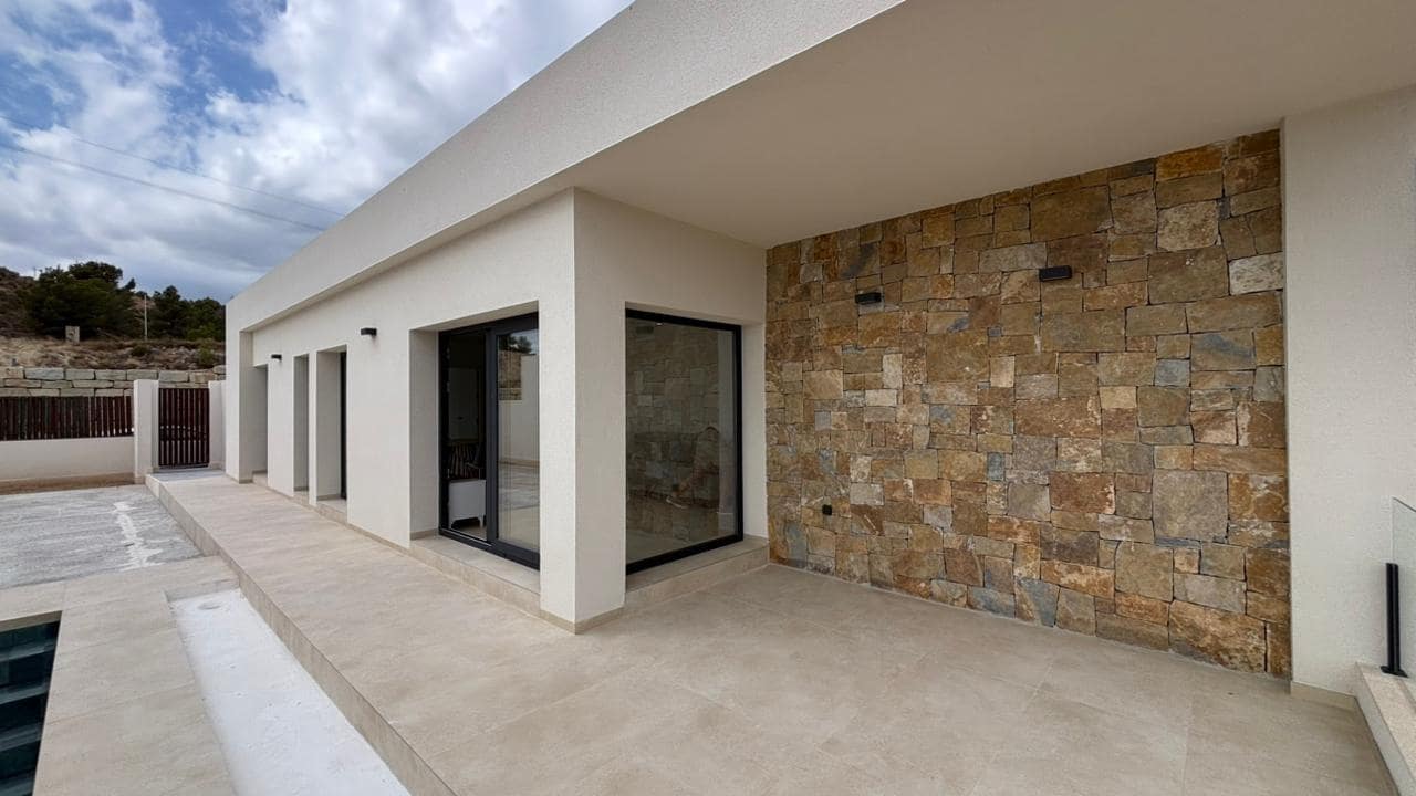 3 bedroom Townhouse for rent in Finestrat with pool garage - € 2,700 (Ref: 10014198)