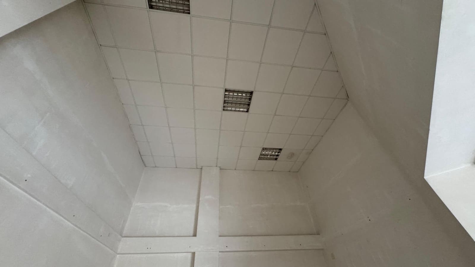 Commercieel te huur in Alicante stad - € 650 (Ref: 10014200)