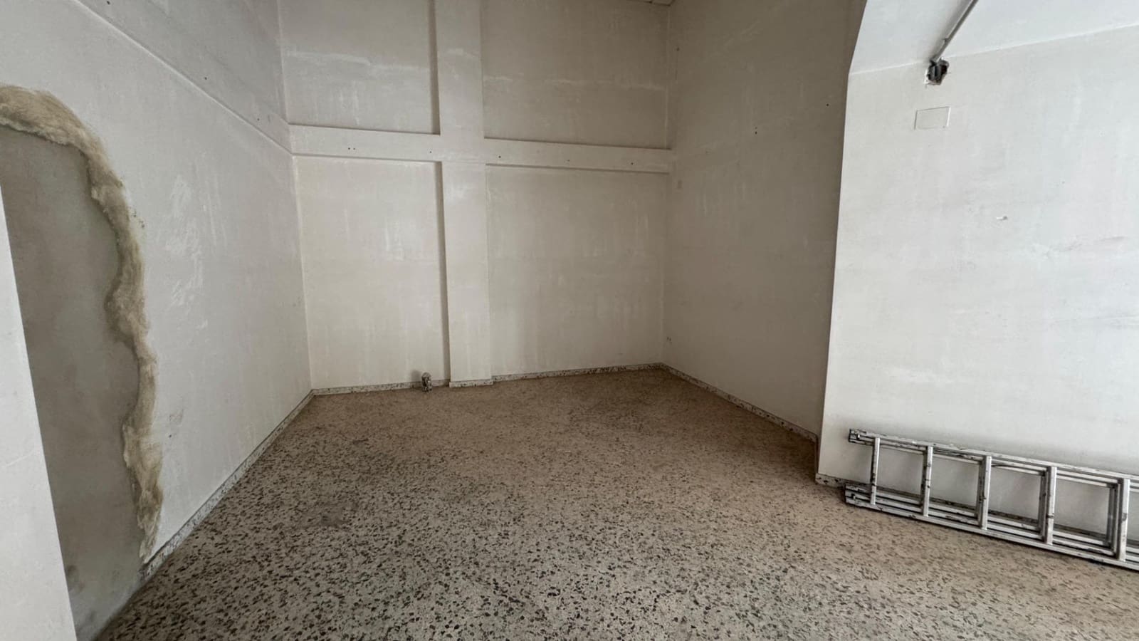 Commercieel te huur in Alicante stad - € 650 (Ref: 10014200)