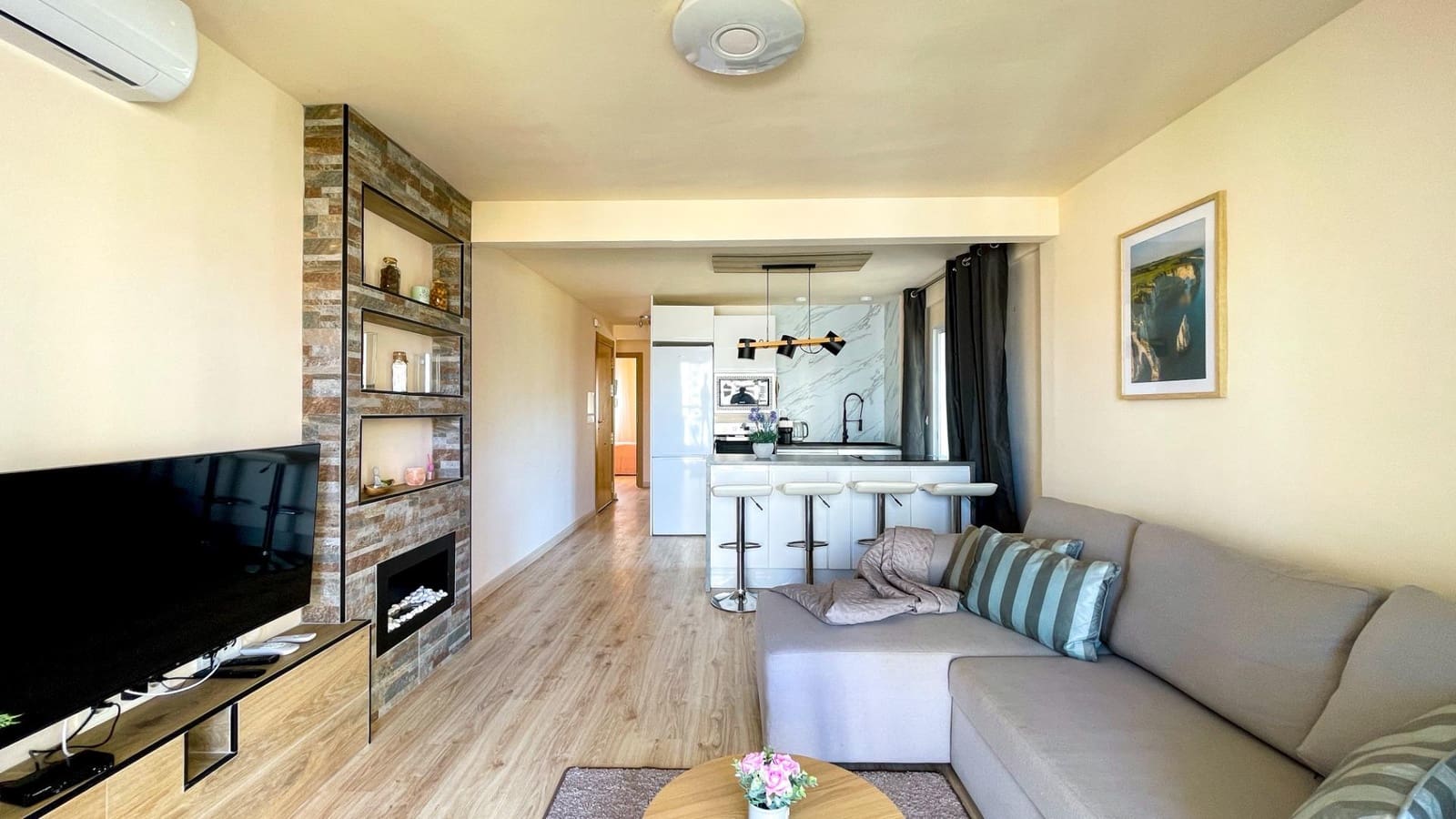 2 Zimmer Apartment zu vermieten in Benidorm mit Pool Garage - 1.800 € (Ref: 10014203)