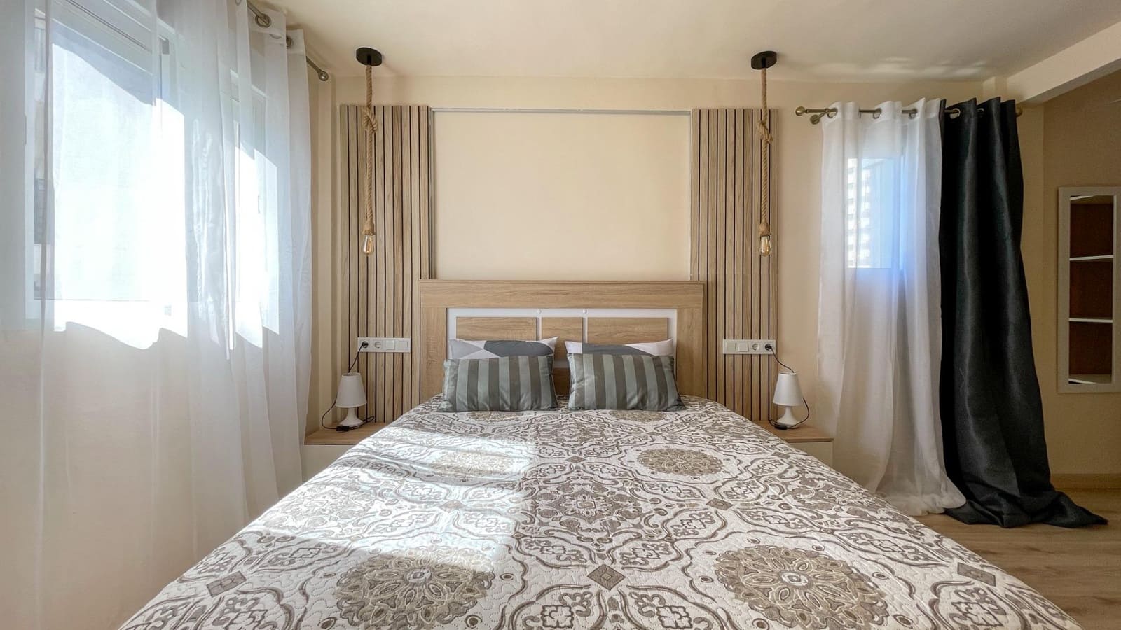 2 Zimmer Apartment zu vermieten in Benidorm mit Pool Garage - 1.800 € (Ref: 10014203)
