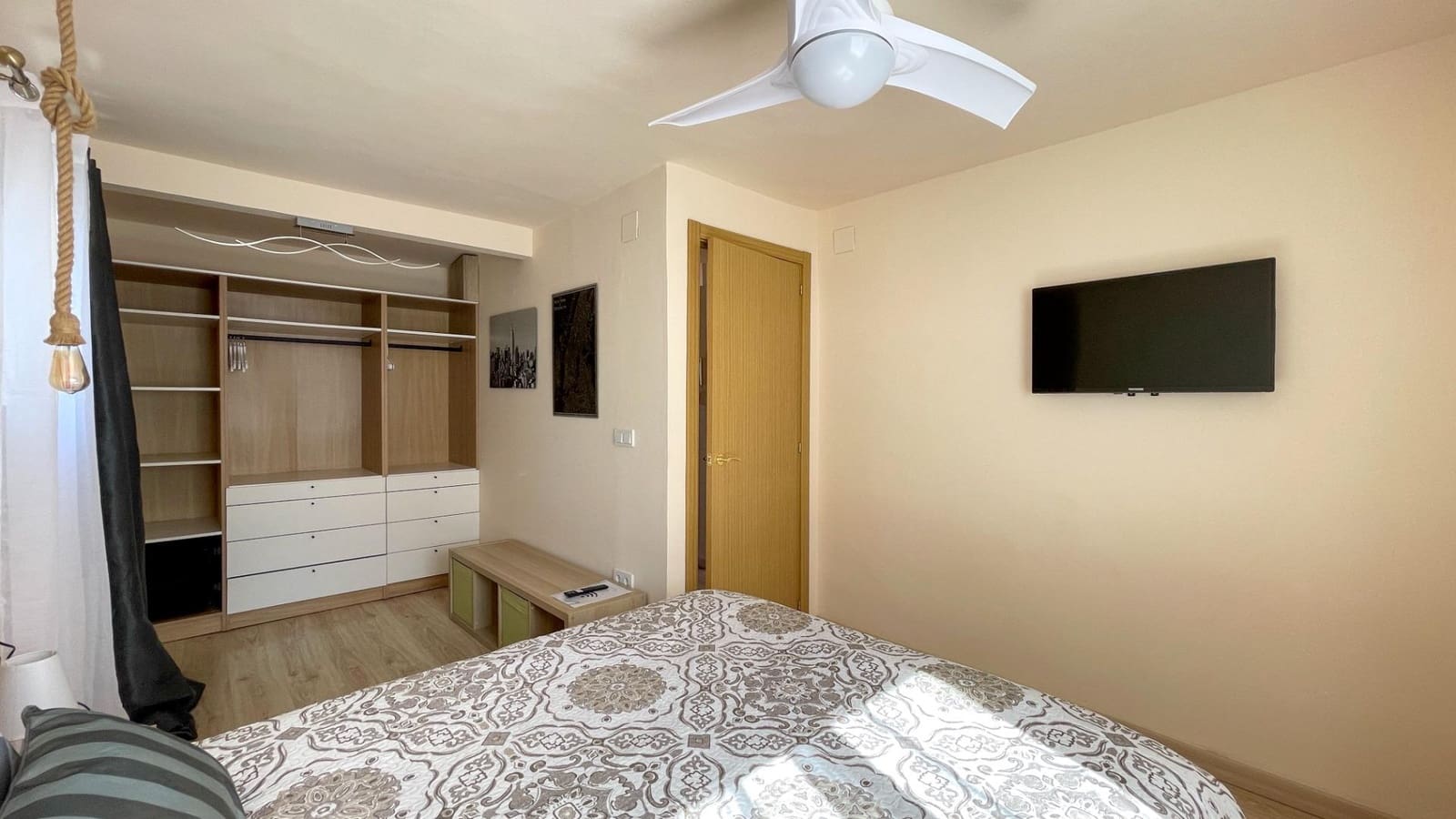 2 Zimmer Apartment zu vermieten in Benidorm mit Pool Garage - 1.800 € (Ref: 10014203)