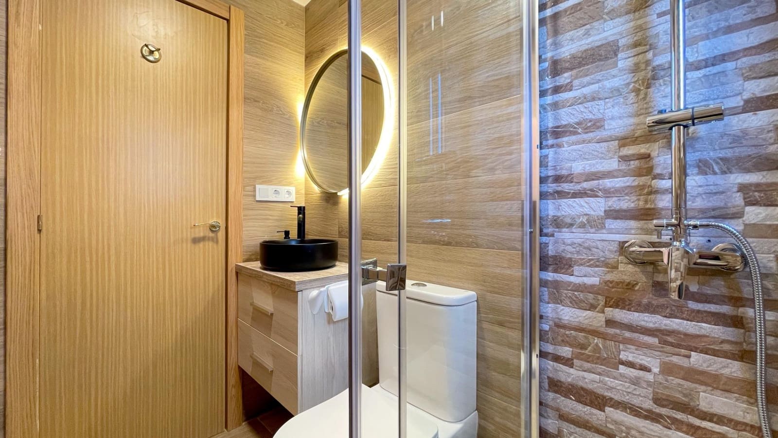 2 Zimmer Apartment zu vermieten in Benidorm mit Pool Garage - 1.800 € (Ref: 10014203)