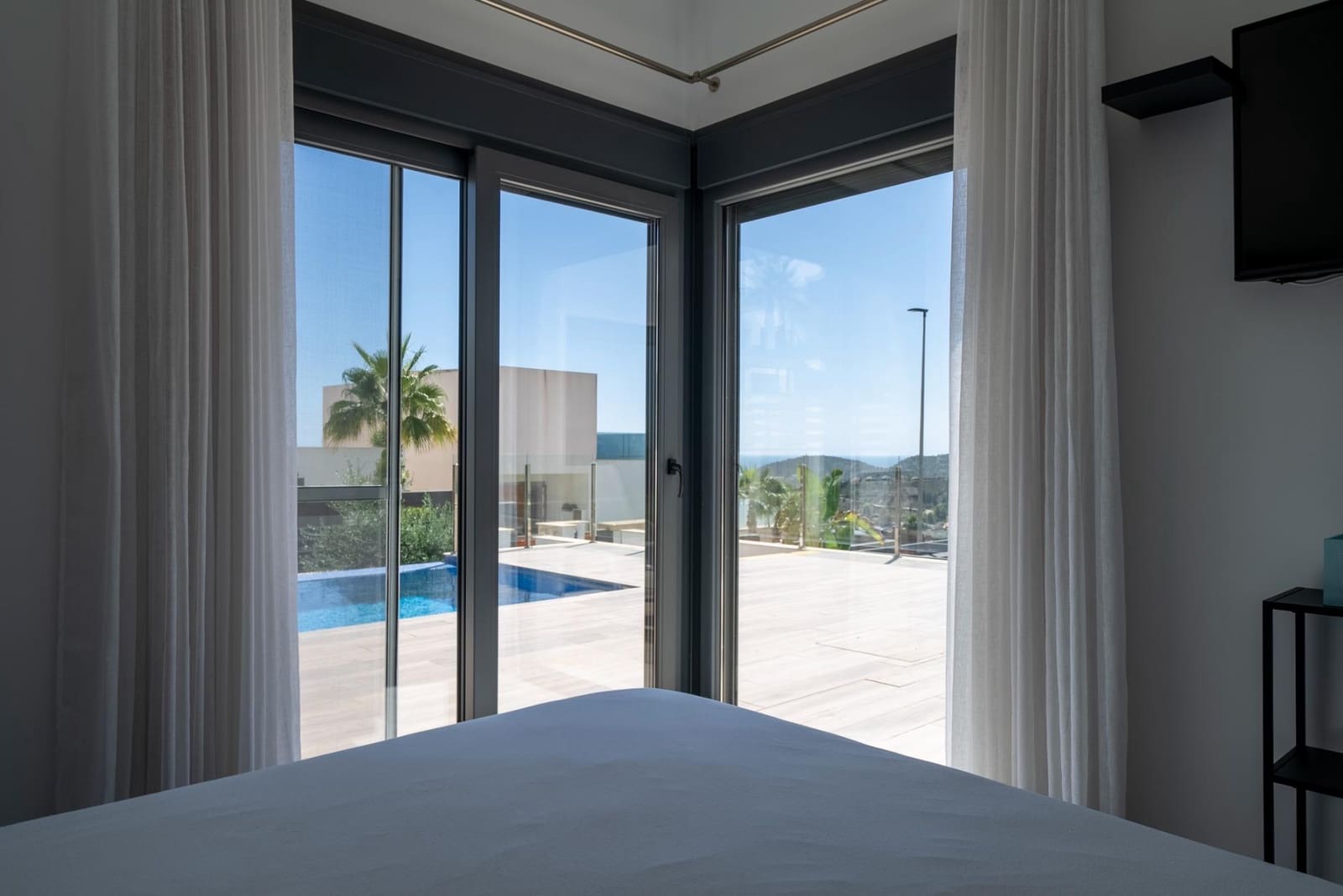 3 bedroom Villa for rent in Finestrat with pool - € 7,000 (Ref: 10014207)