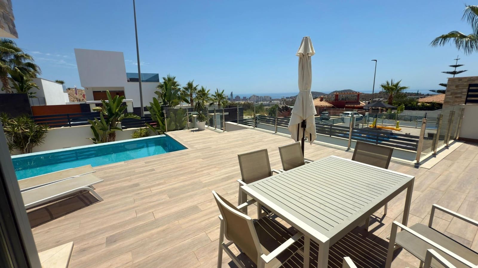 3 quarto Moradia para arrendar em Finestrat - 7 000 € (Ref: 10014208)