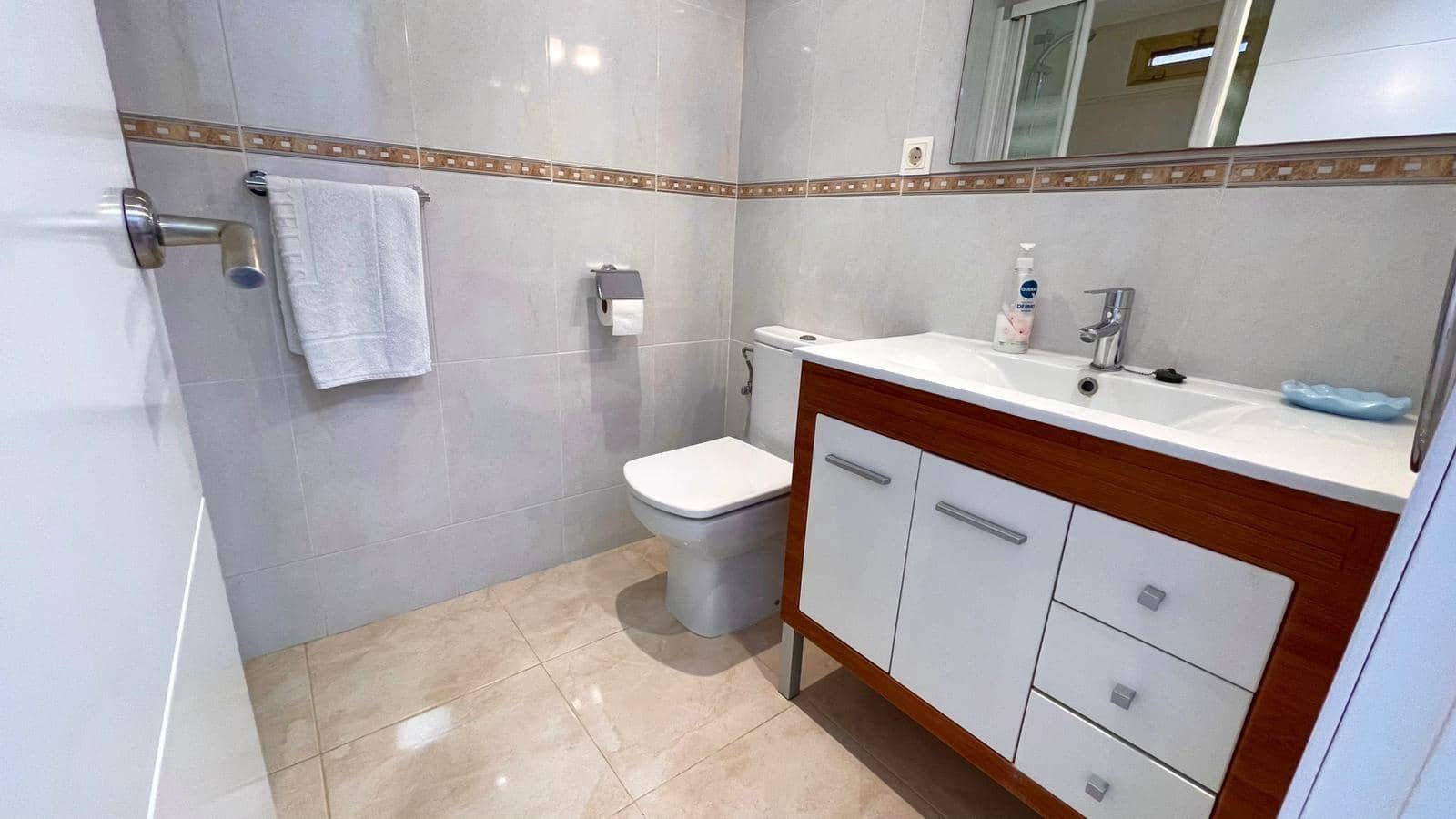 Apartment for rent in Benidorm with garage - € 1,500 (Ref: 10014209)