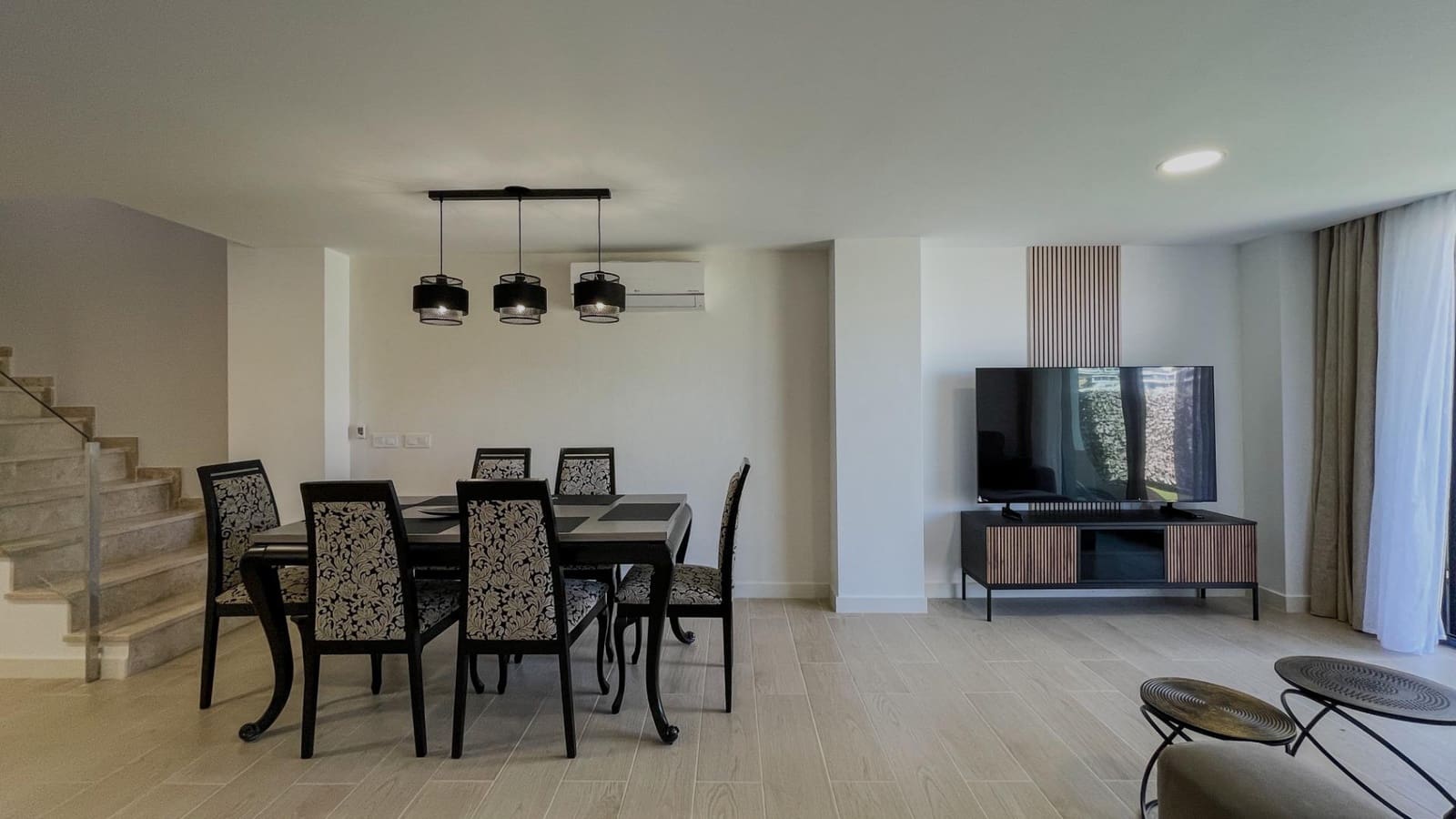 Apartamento de 5 habitaciones en Finestrat en alquiler con piscina - 2.650 € (Ref: 10014210)