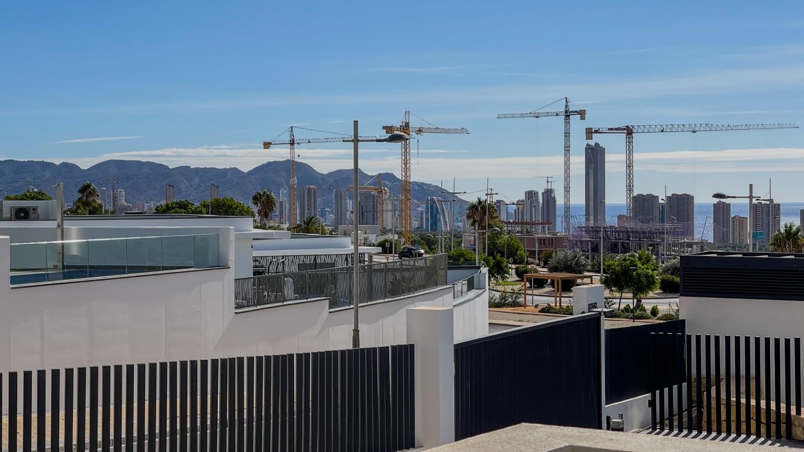 Apartamento de 5 habitaciones en Finestrat en alquiler con piscina - 2.650 € (Ref: 10014210)