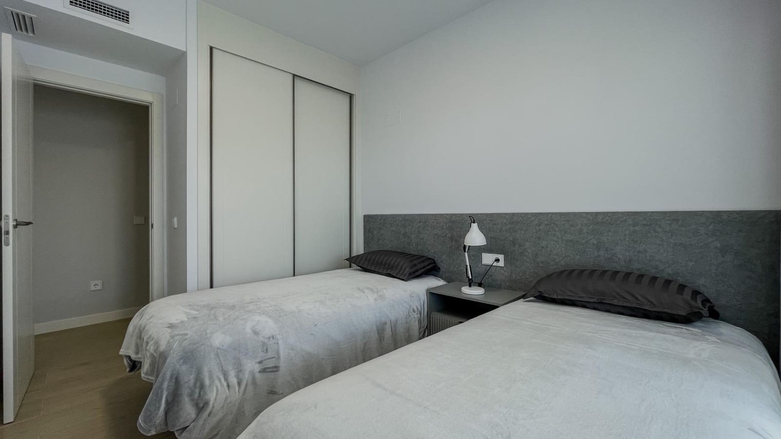 Apartamento de 5 habitaciones en Finestrat en alquiler con piscina - 2.650 € (Ref: 10014210)
