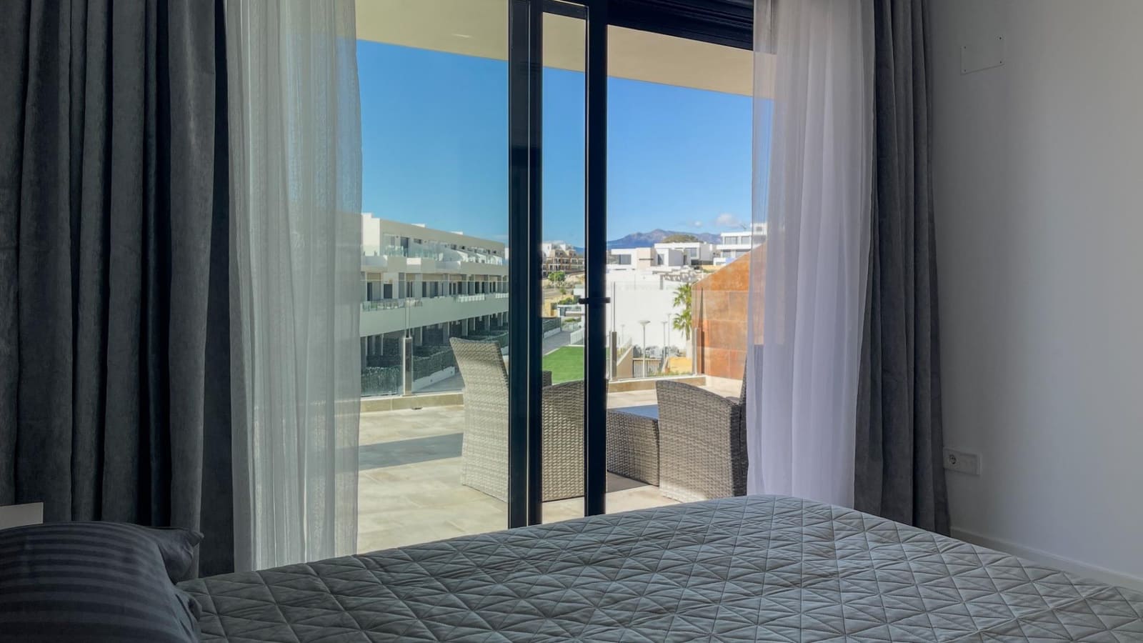 Apartamento de 5 habitaciones en Finestrat en alquiler con piscina - 2.650 € (Ref: 10014210)