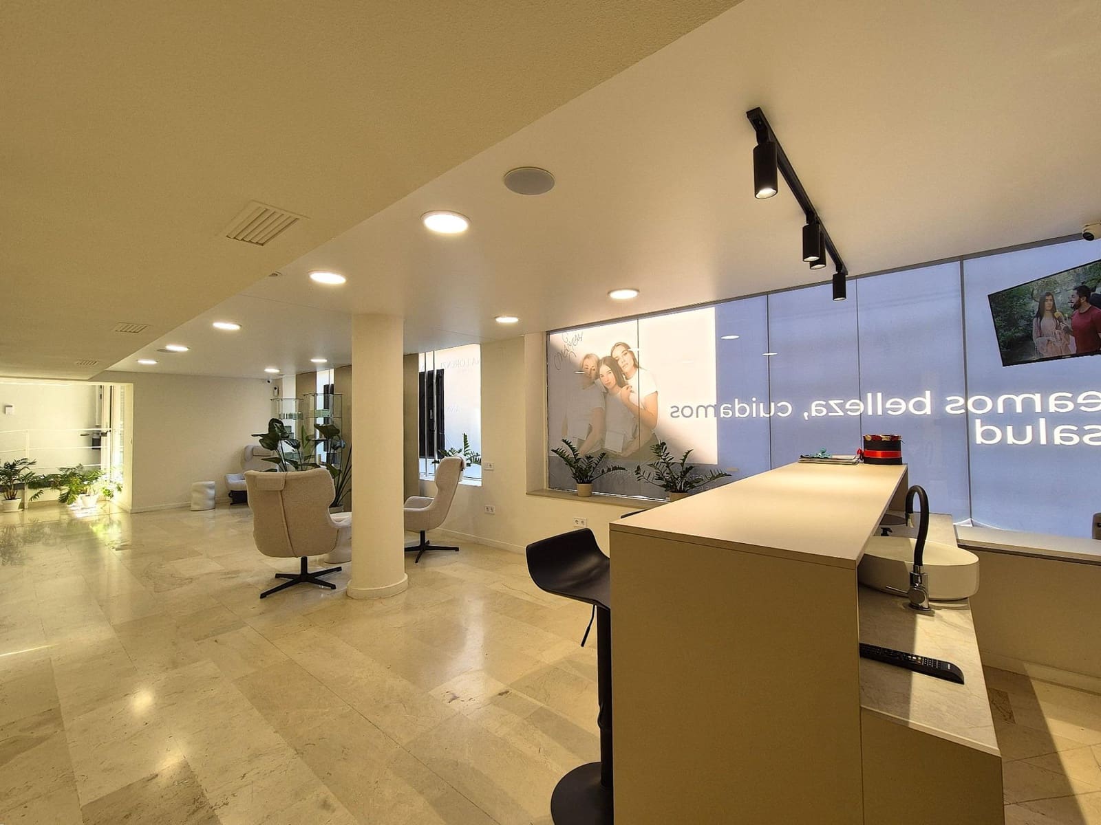 8 soveværelse Erhverv til leje i Alicante by - € 2.550 (Ref: 10014211)